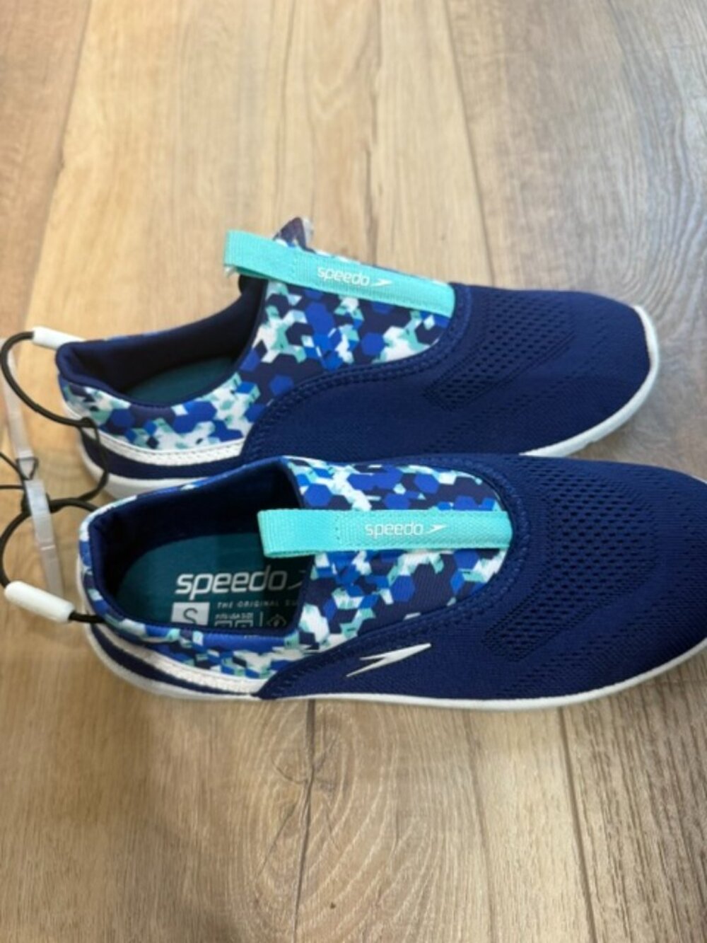 NEW Speedo Water Shoes Women Sz Small (5-6)